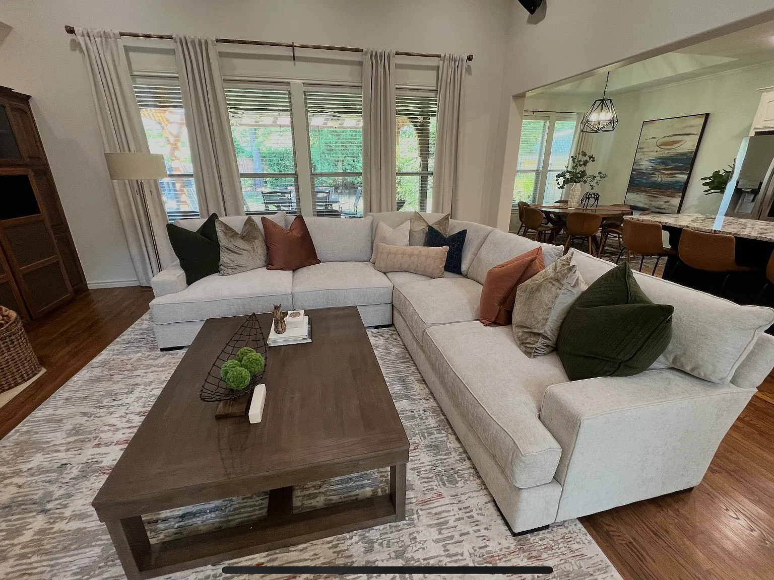 4 bed, 3315 sqft, $13,000 — Photo 3