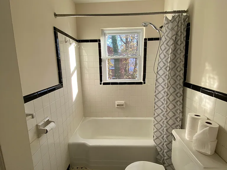 3816 Noble Ave #A — Photo 8