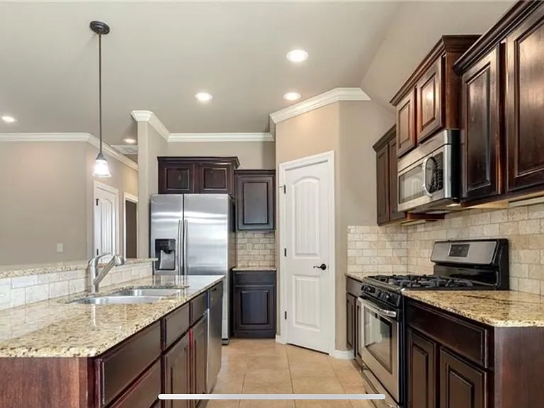 2915 N Raven Ln — Photo 6