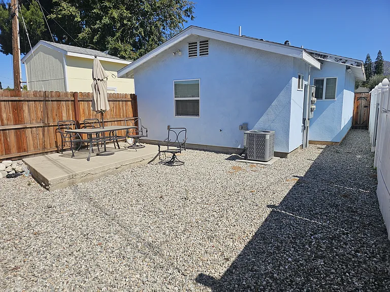 926 W Bayless St — Photo 9