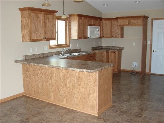 2nd image of 413 Nicklaus Dr