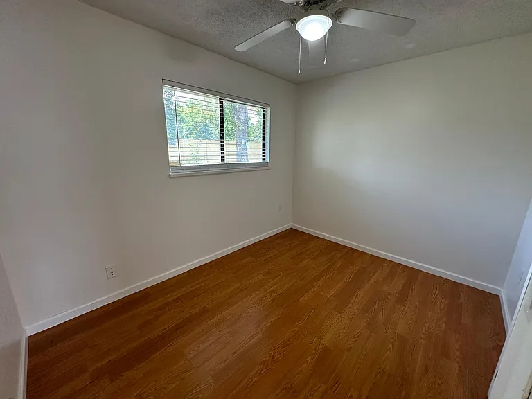 BEDROOM 2,
VIEW FROM ENTRANCE DOOR.