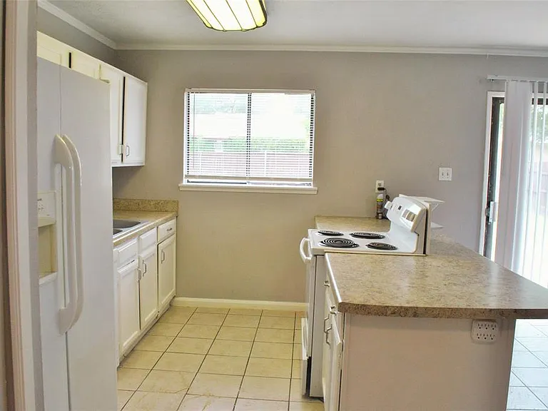 5528 Adams Dr — Photo 4