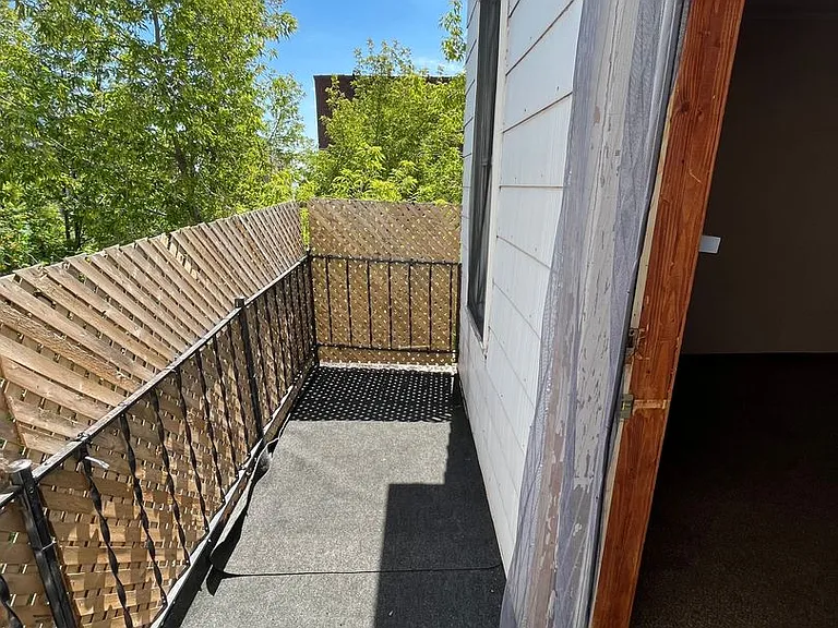 230 E 4th St #2 — Photo 9