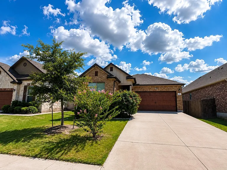 405 Kaden Prince Dr — Photo 2
