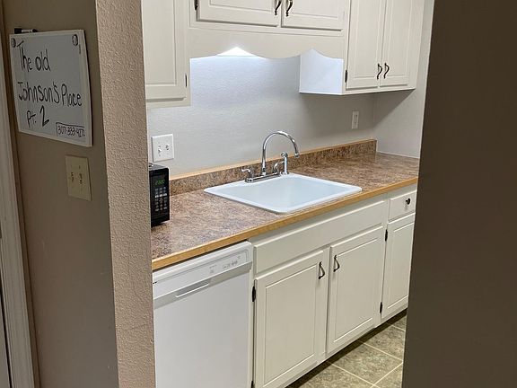 5th image of 4400 S Poplar St Unit 103