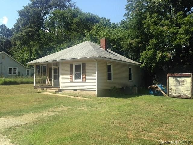 2nd image of 132 Oak Grove Ave