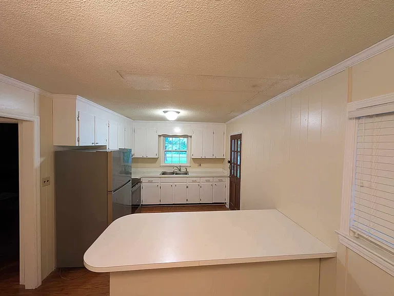 317 Grant Dr — Photo 6