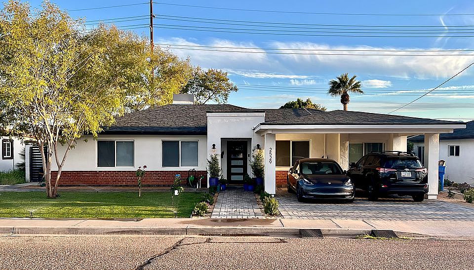 1st image of 2529 E Campbell Ave