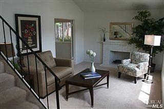 4th image of 219 College Ave