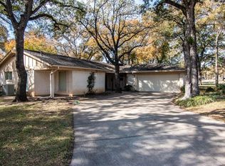 616 Melbourne Ct, Hurst, TX 76053