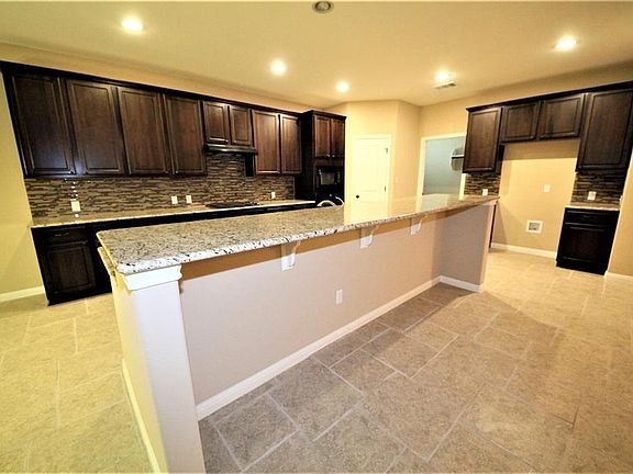 3rd image of 1916 Pecan Valley Dr