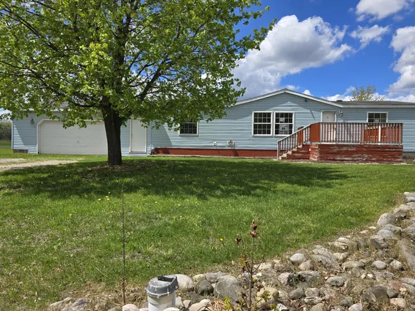 6120 N Walker Rd, Afton, MI 49705