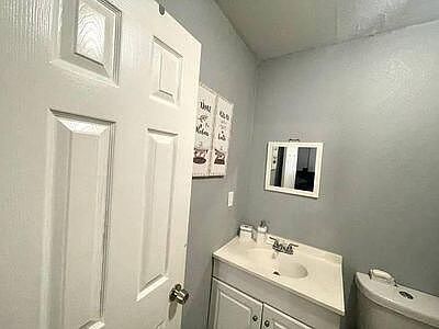 4th image of 2403 Oswego Ave Unit 1