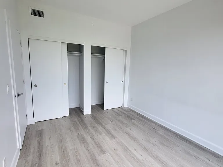 444 Bronson Ave — Photo 20
