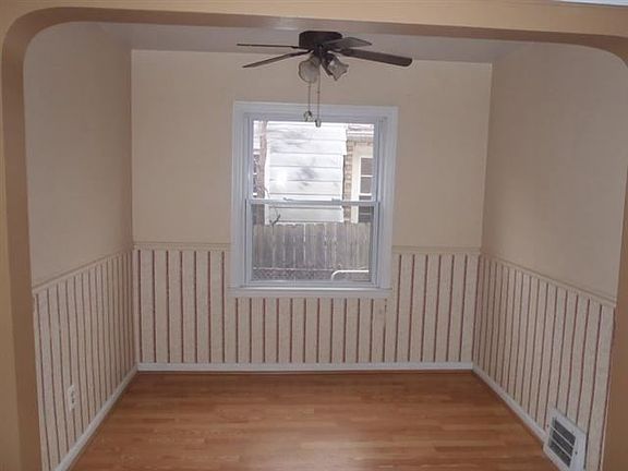 3rd image of 14595 Hanover Ave