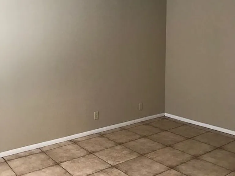 4800 Woodlake Ave — Photo 13