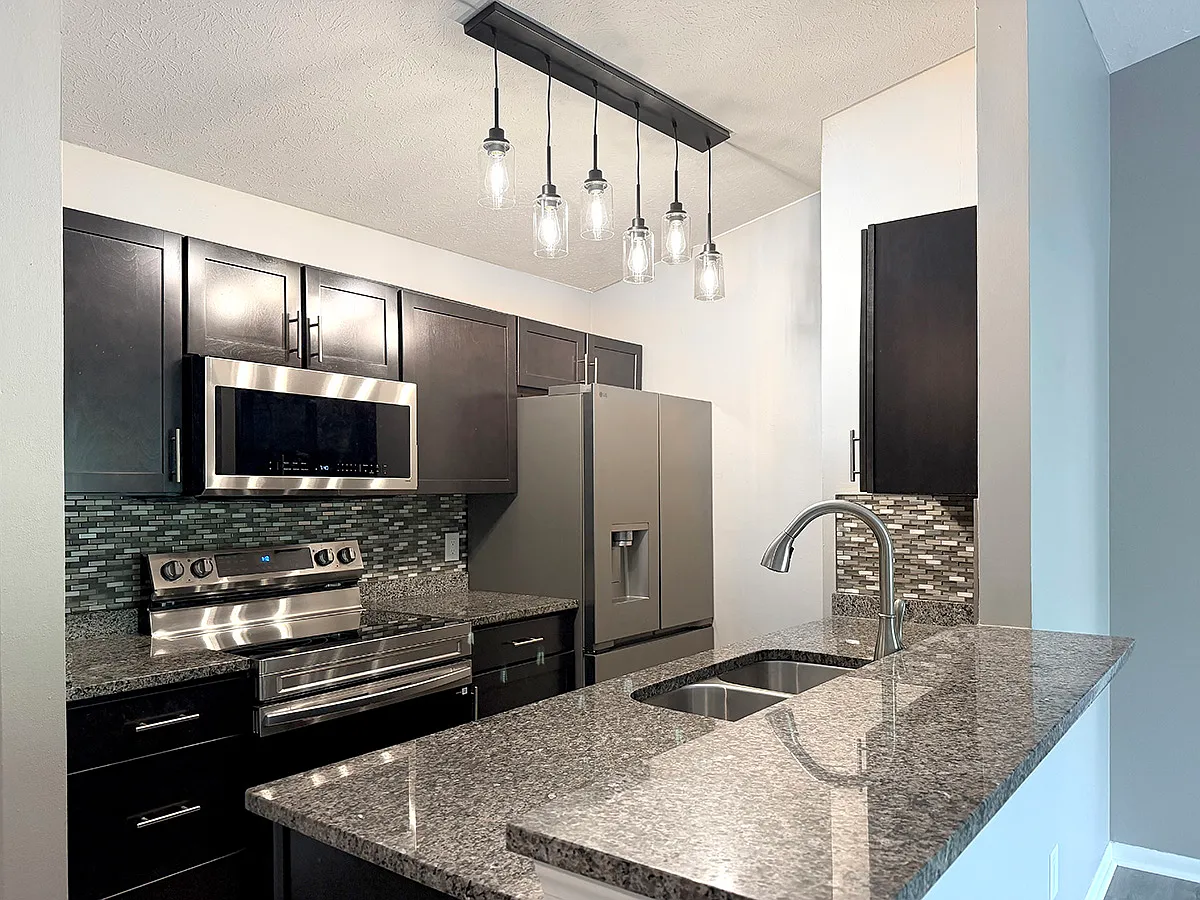 2 bed, 998 sqft, $1,400 — Photo 1