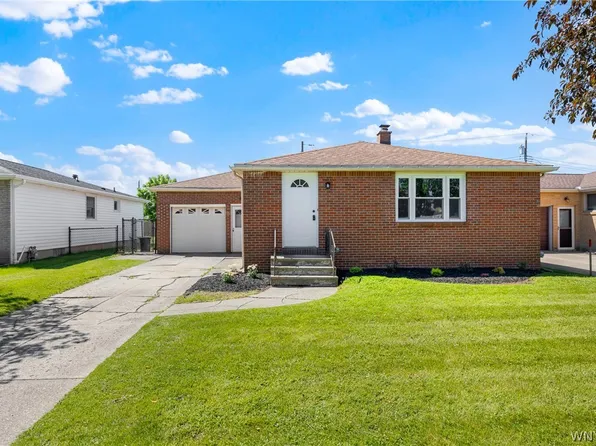 19 Davidson Dr, Depew, NY 14043