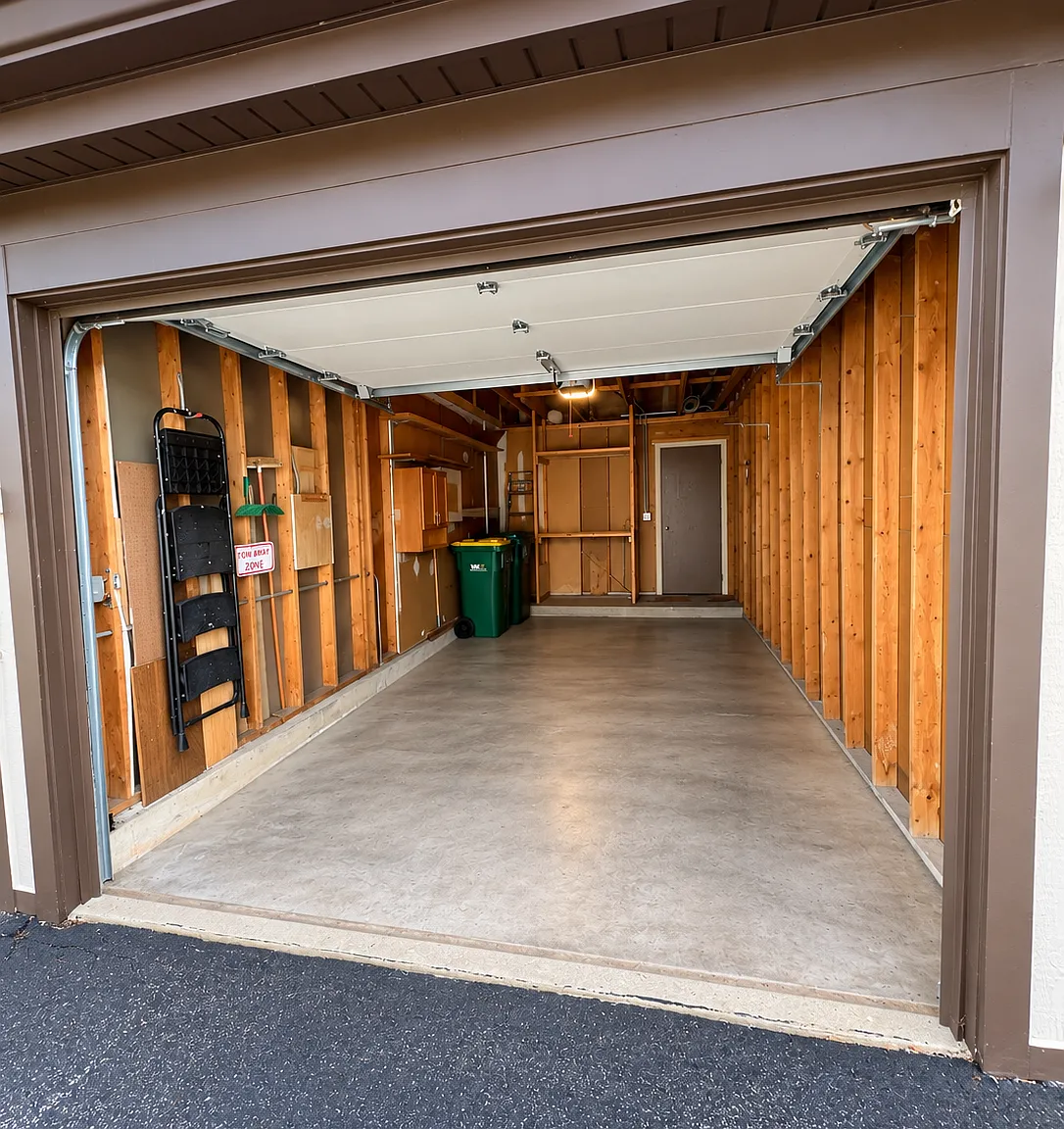 2 bed, 1100 sqft, $2,100 — Photo 3