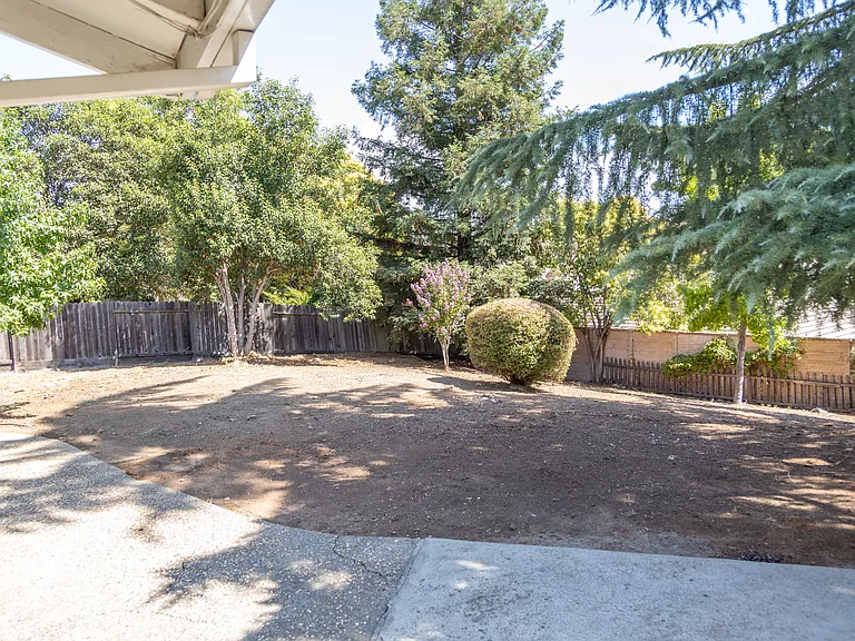 3803 Yellowstone Ct — Photo 35