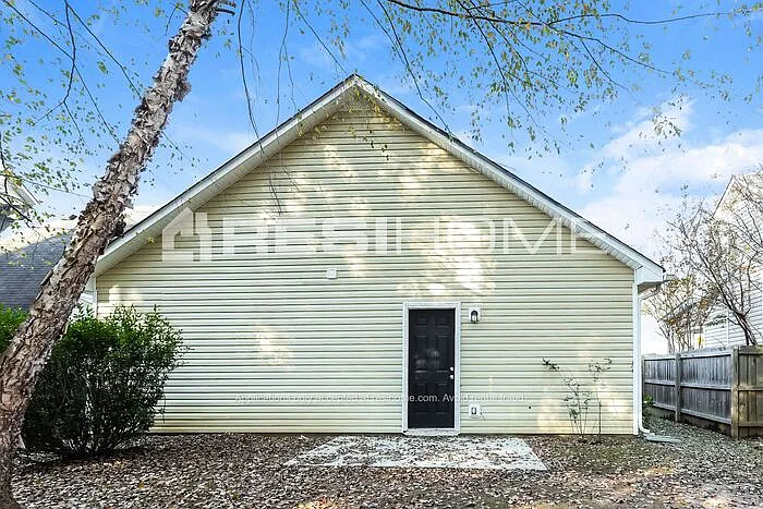 135 Chaucer Ln — Photo 13