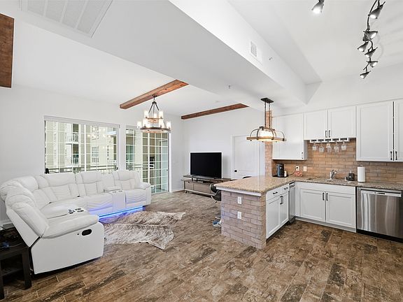 4th image of 3225 Turtle Creek Blvd APT 829