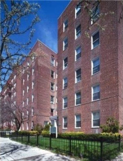 1st image of 299 Saint Marks Pl APT 208