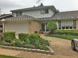10449 Winter Park Dr, Palos Hills, IL