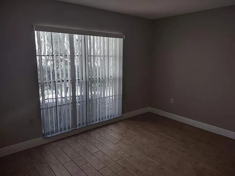8811 Seeley Ln — Photo 15