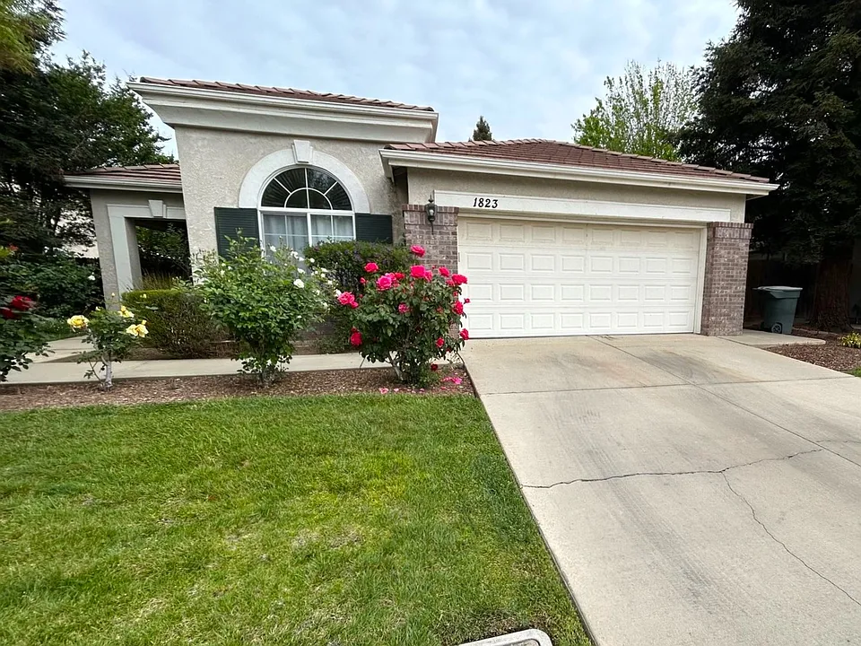 1823 Edgewood Ct