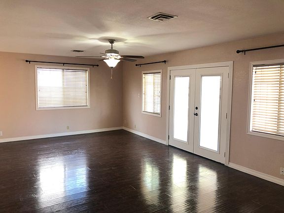 4th image of 3536 Miramar Dr