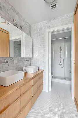 Sold by Compass | media 7