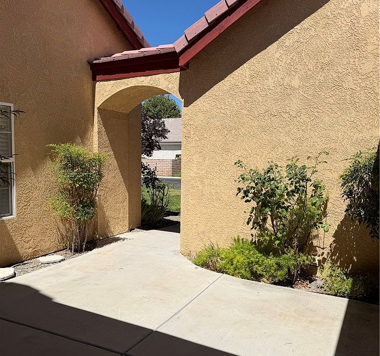 1st image of 11236 Country Club Dr