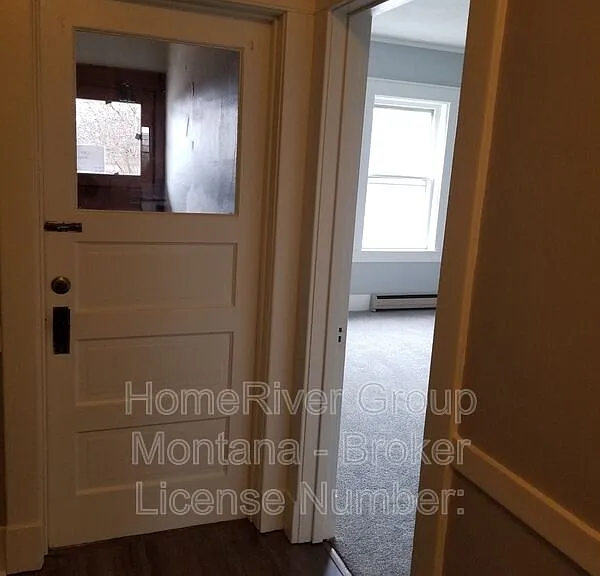 536 S 3rd St W — Photo 10