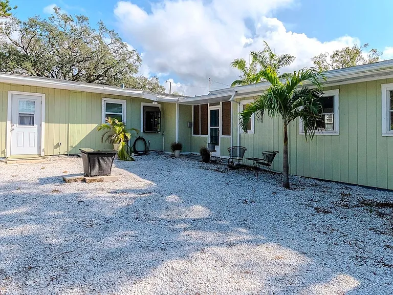 675 Clearwater Largo Rd S — Photo 22