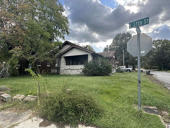 4th image of 1712 Clark St #401