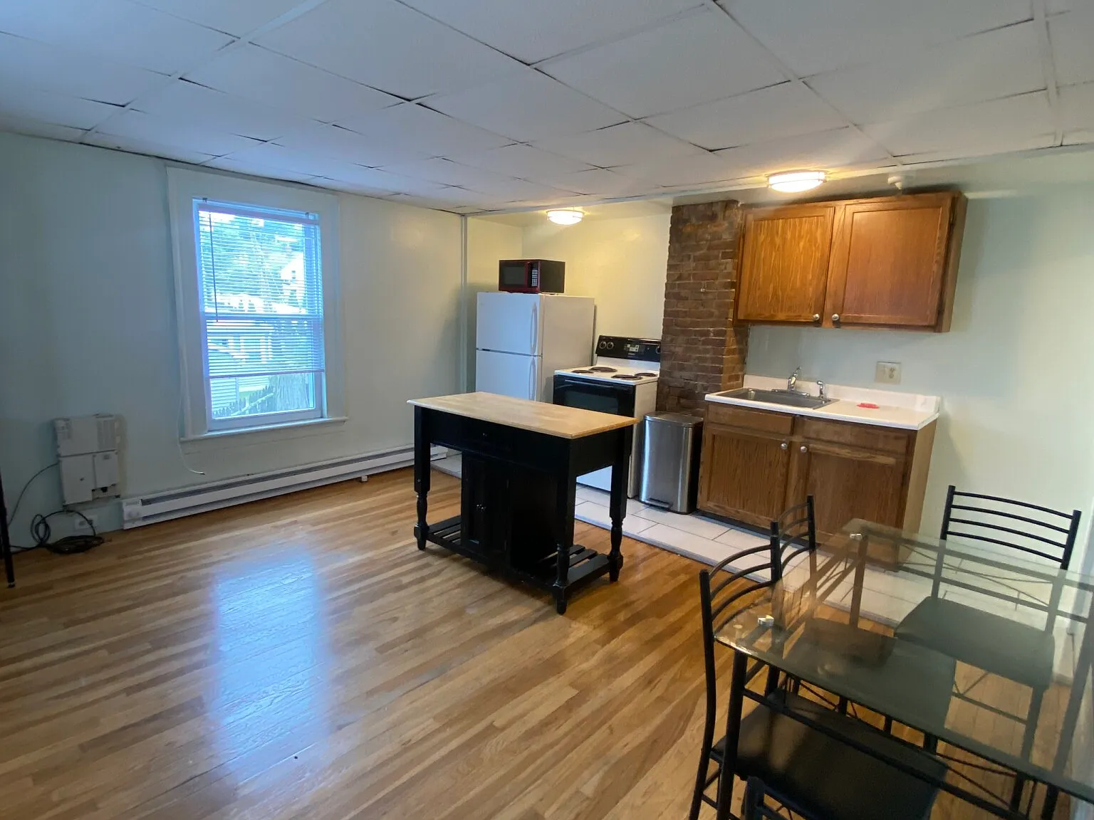 1 bed, 1.0 bath, $1,995 — Photo 2