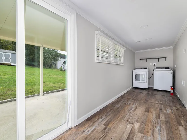 2114 Broad St — Photo 10