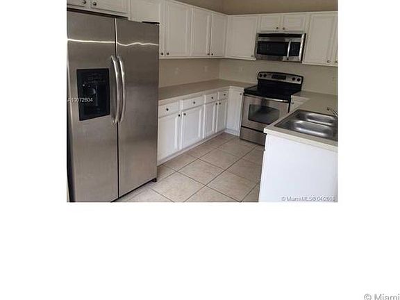4th image of 1025 NE 207th Ter #1025