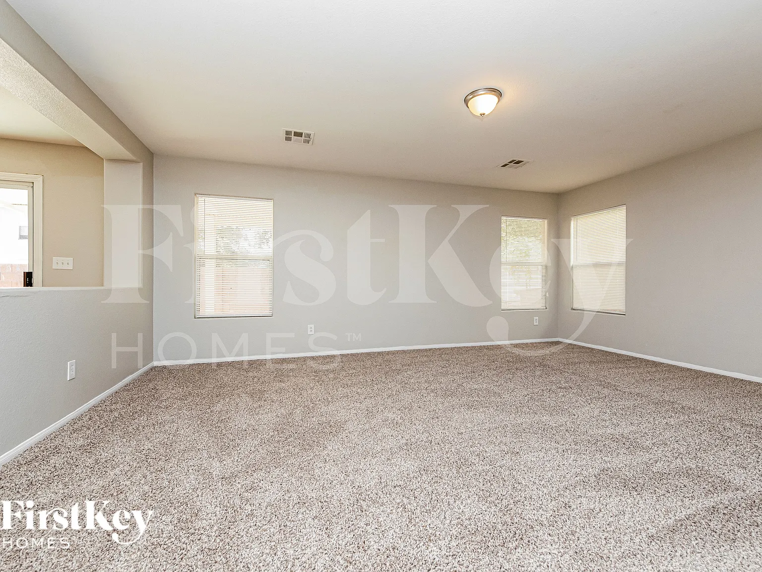 4 bed, 2.5 bath, 2791 sqft, $2,070 — Photo 3