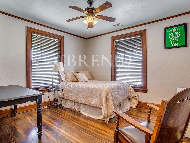 1214 W Maine St — Photo 22
