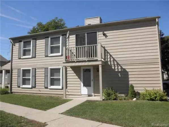 2917 Rockford Ct #A, Lake Orion, MI 48360