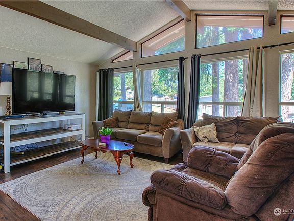 4th image of 3905 S 372nd Street