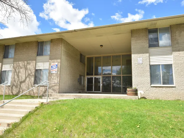 5501 N 76th St APT 4, Milwaukee, WI 53218