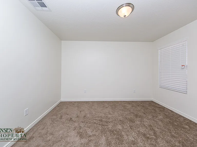 3252 E Tanoak Dr — Photo 19