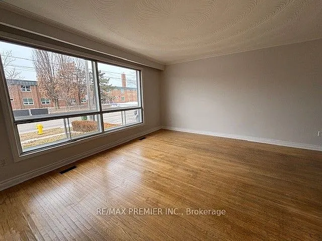 199 Gracedale Blvd #MAIN FLOOR — Photo 5