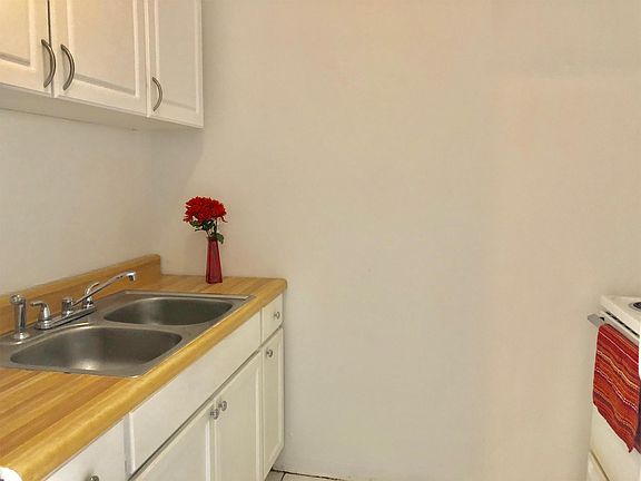 2nd image of 2303 Adams St #15412543