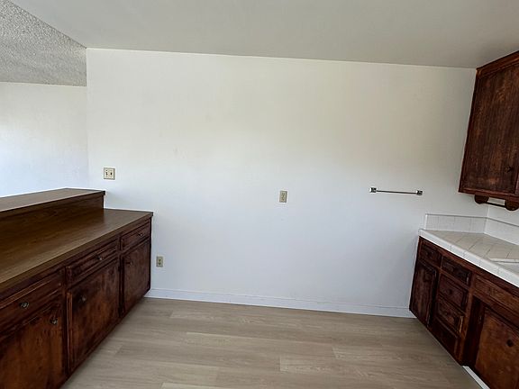 4th image of 7114 Barberry Ave