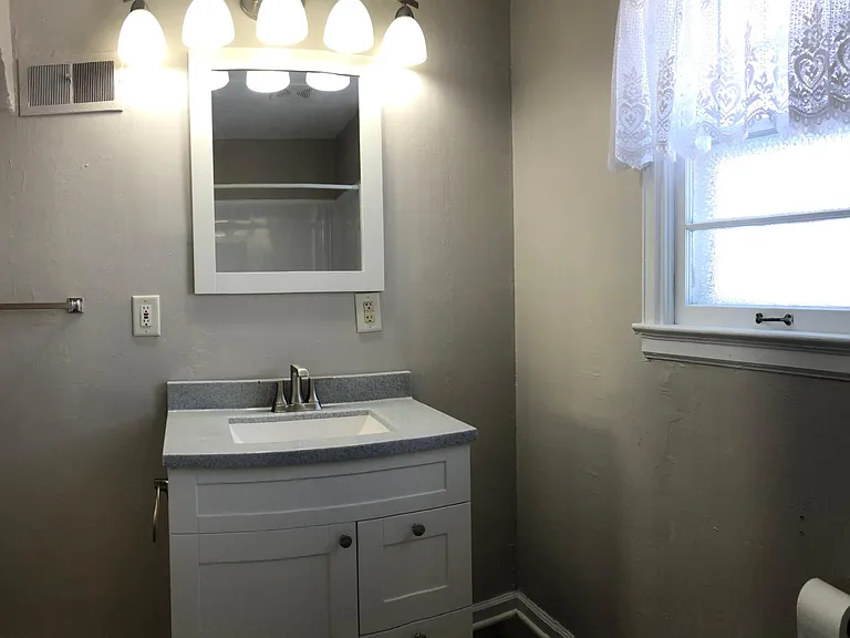 306 Commercial St — Photo 17